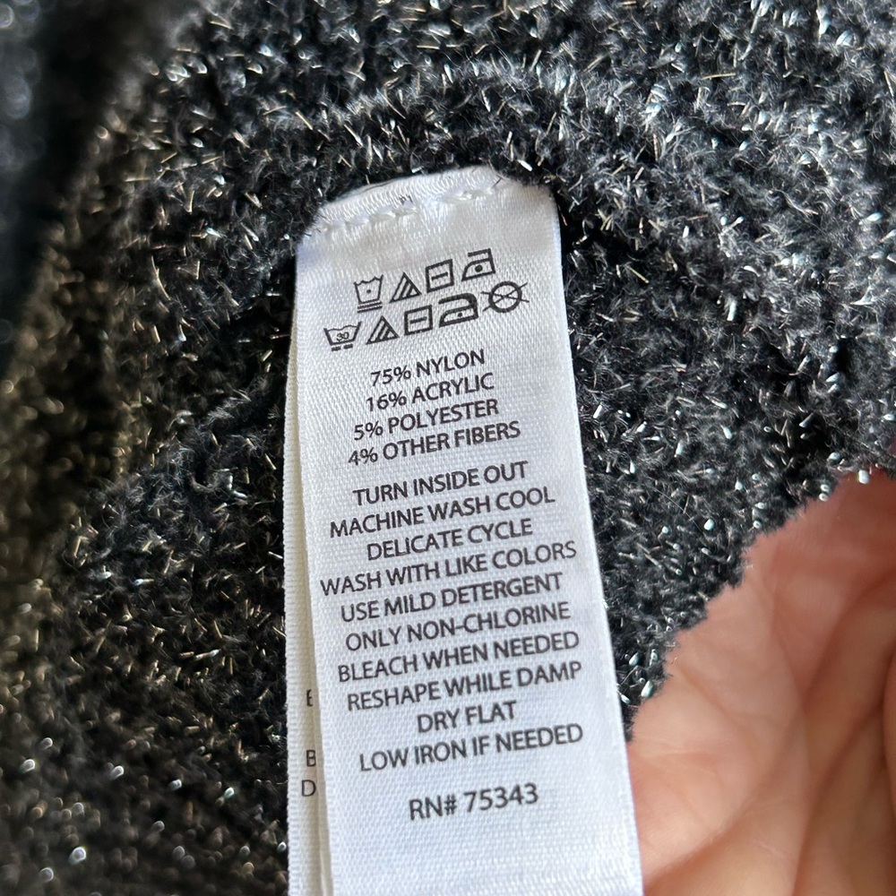 Ladies sweater. - Picture 5 of 5